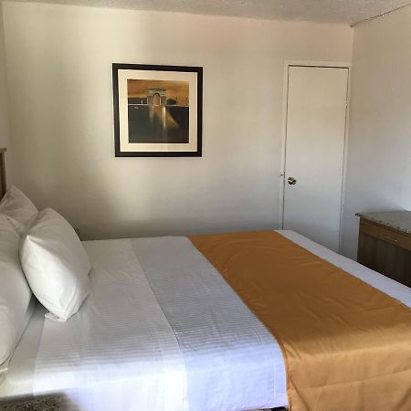 Hotel Guillen Jr Tijuana Bagian luar foto