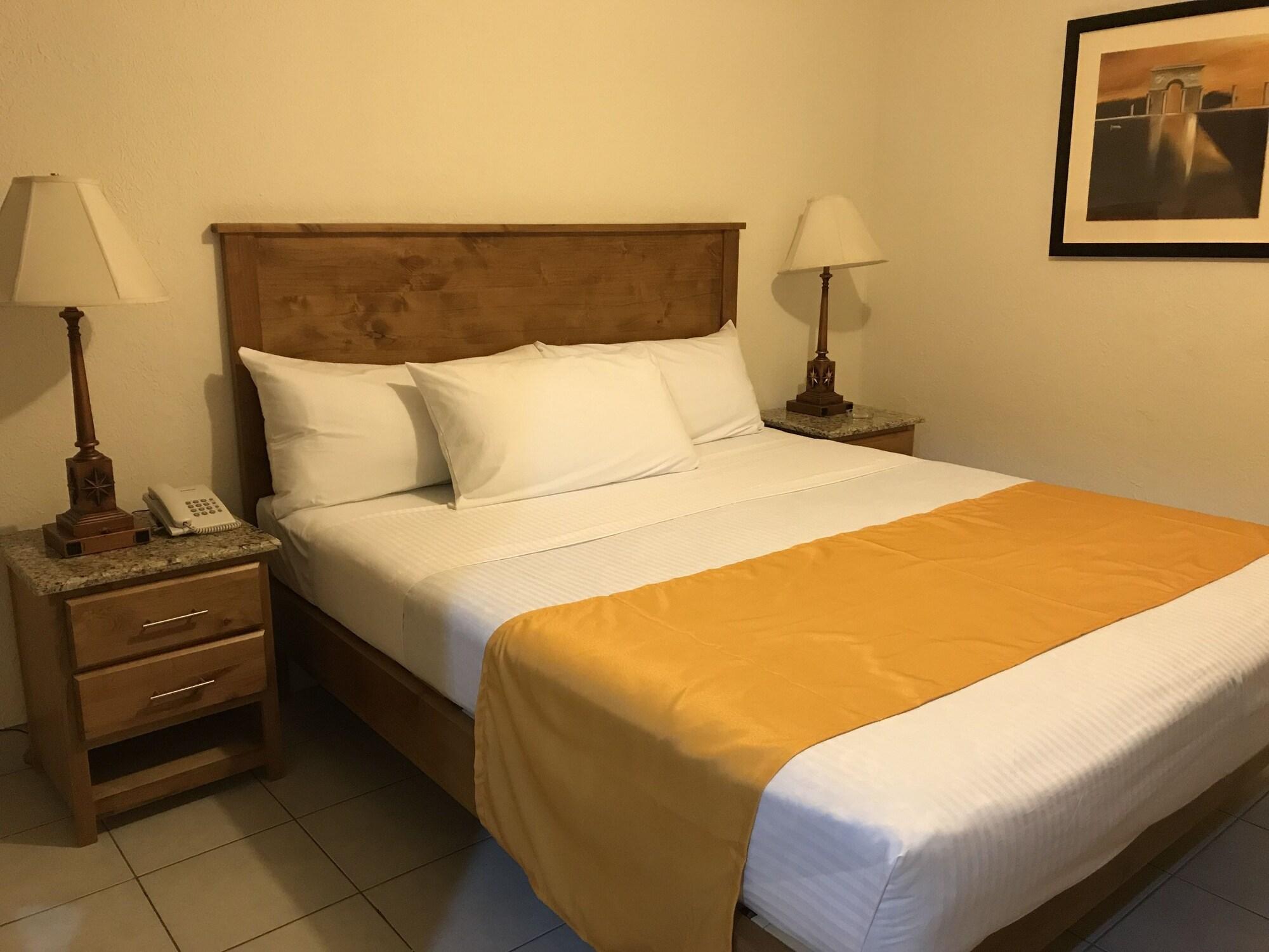 Hotel Guillen Jr Tijuana Bagian luar foto