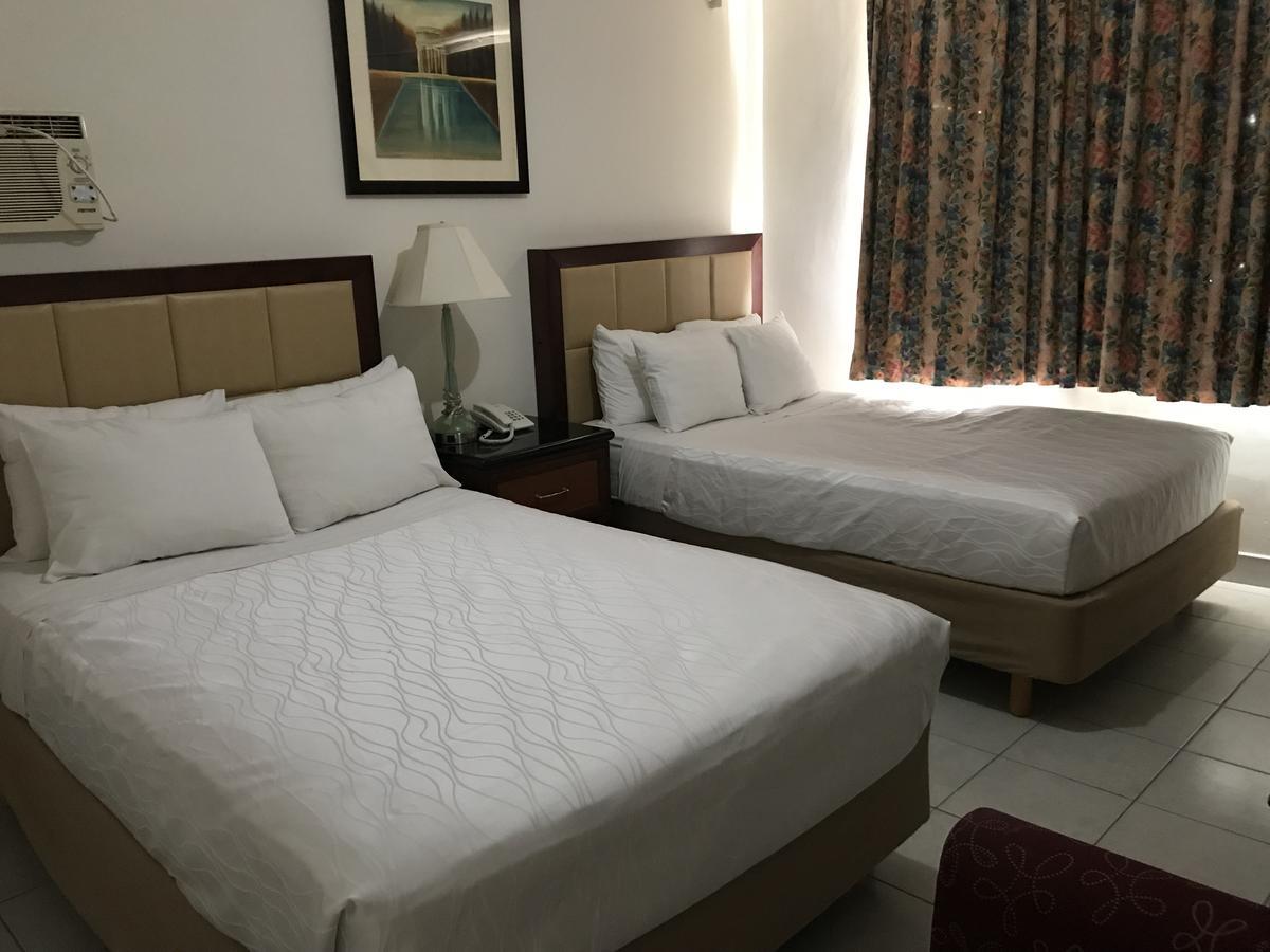 Hotel Guillen Jr Tijuana Bagian luar foto