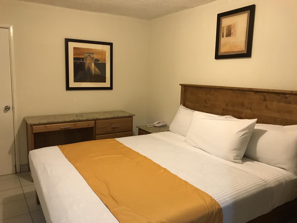 Hotel Guillen Jr Tijuana Bagian luar foto