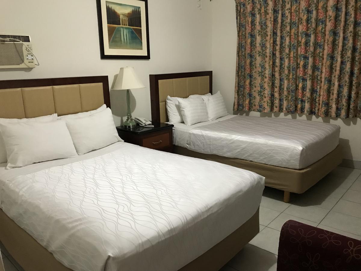 Hotel Guillen Jr Tijuana Bagian luar foto