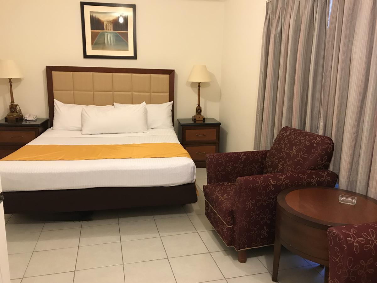 Hotel Guillen Jr Tijuana Bagian luar foto