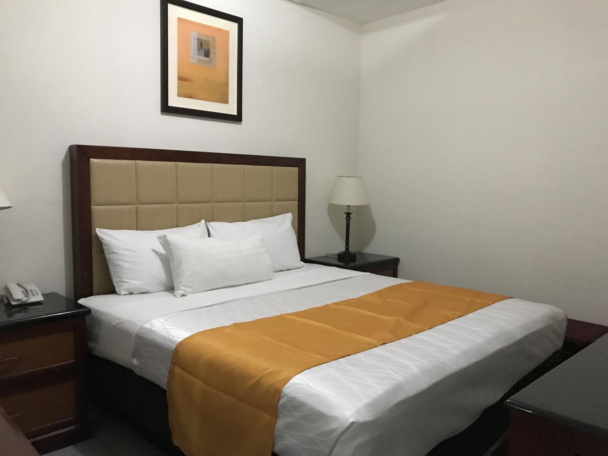 Hotel Guillen Jr Tijuana Bagian luar foto