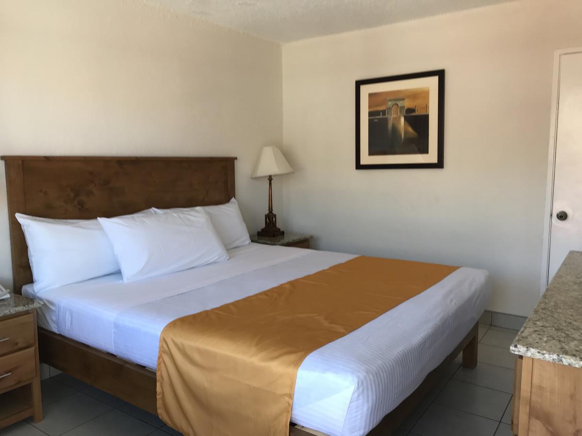 Hotel Guillen Jr Tijuana Bagian luar foto