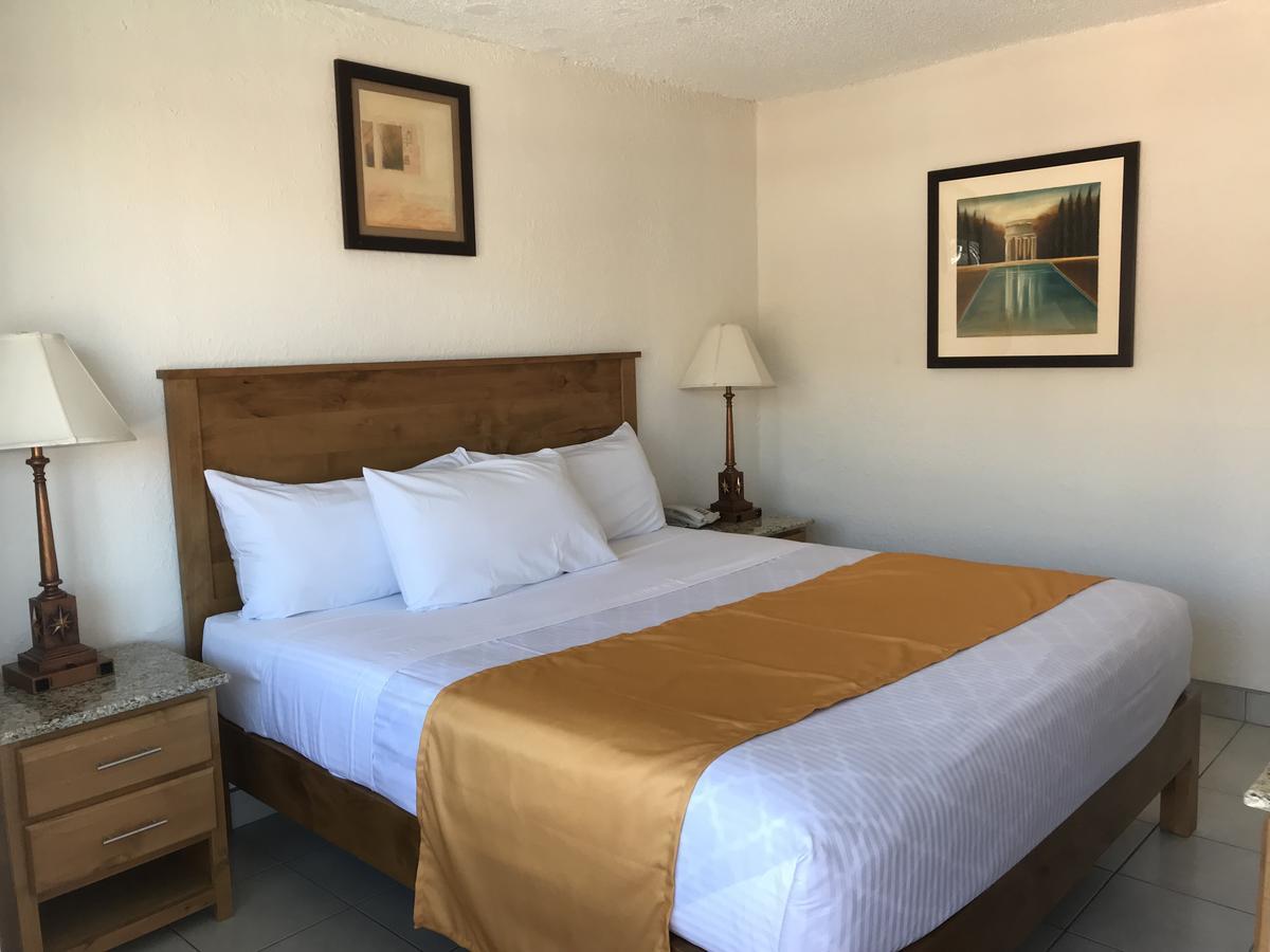 Hotel Guillen Jr Tijuana Bagian luar foto