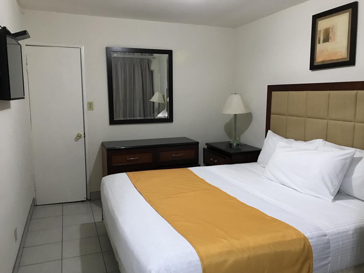 Hotel Guillen Jr Tijuana Bagian luar foto