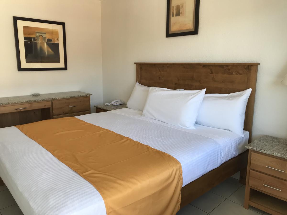 Hotel Guillen Jr Tijuana Bagian luar foto